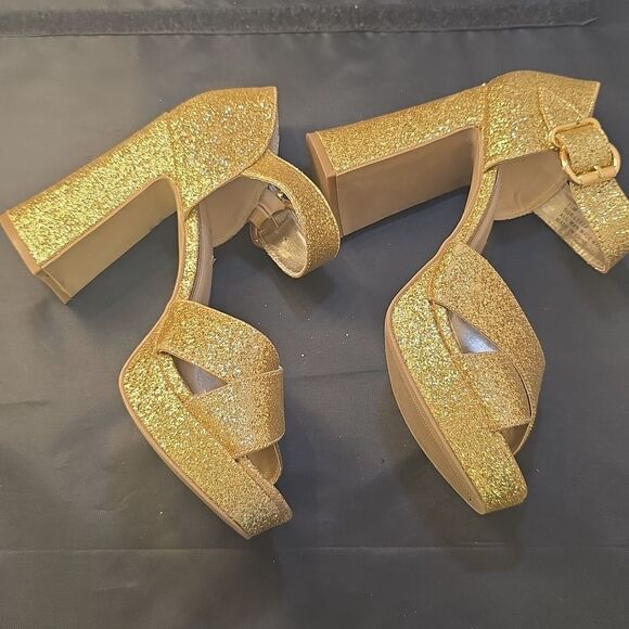 SUGAR LEEZA GOLD GLITTER CRISS-CROSS STRAP BLOCK HEEL HEIGHT SANDAL - Picture 15 of 16